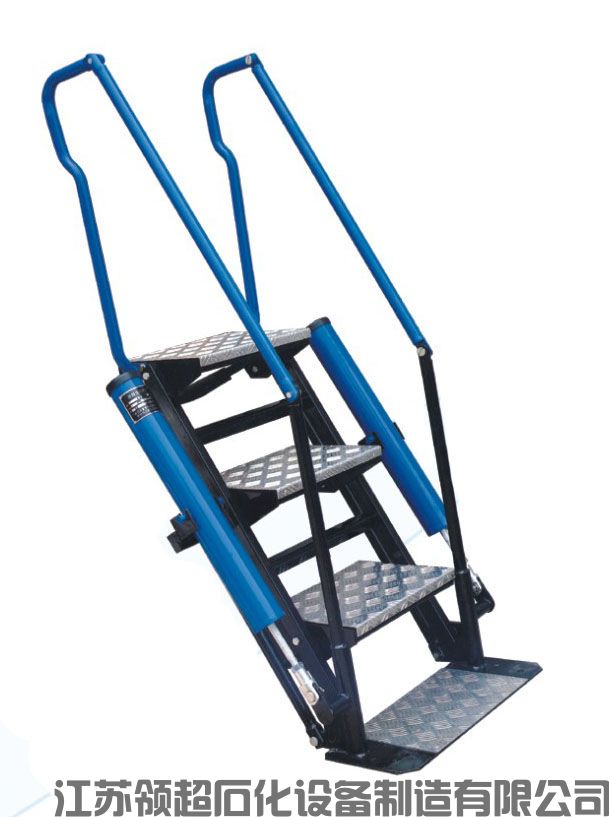 廣西南寧客戶定制采購的一批折疊式活動(dòng)梯已通過物流發(fā)往使用現(xiàn)場(1)