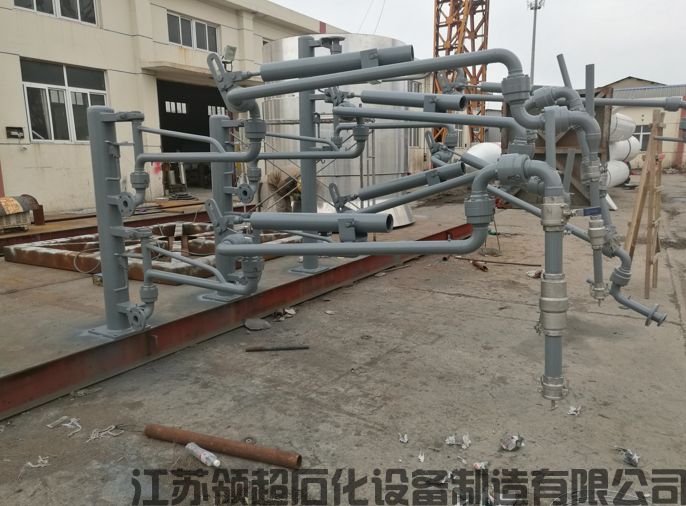 內(nèi)蒙古烏?？蛻舳ㄖ撇少彽囊慌鶤L2543型汽車底部裝卸鶴管已通過物流發(fā)往使用現(xiàn)場(1)